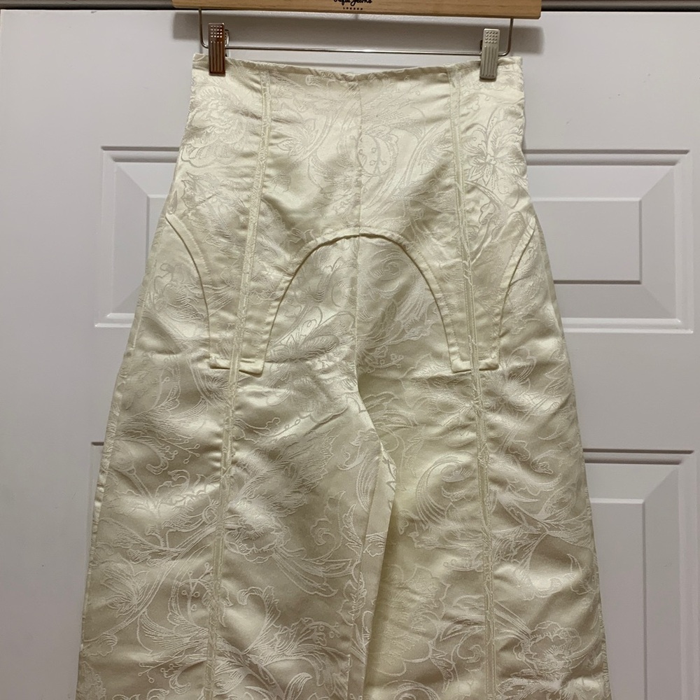 3/$15 PrettyLittleThing Cream Jacquard High Waisted Wide Leg Pants Size 2 - Picture 2 of 6